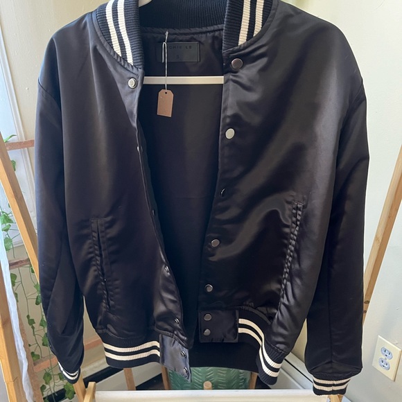richie le Other - Black Bomber Jacket with Ribbed Collar and Relaxed Fit